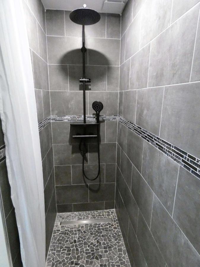 Proche Lac Du Salagou, Chambre Agreable Avec Salle D'Eau Et Wc Prive Lacoste  外观 照片